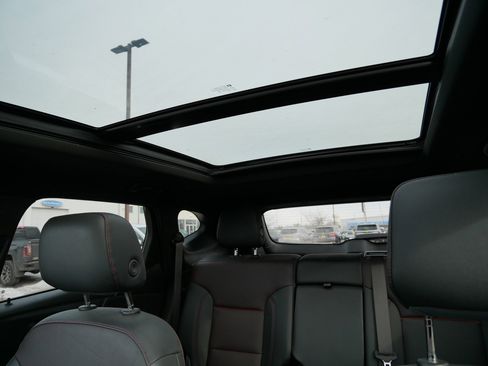 Used 2021 Chevrolet Blazer RS w/ Enhanced Convenience Package image 33