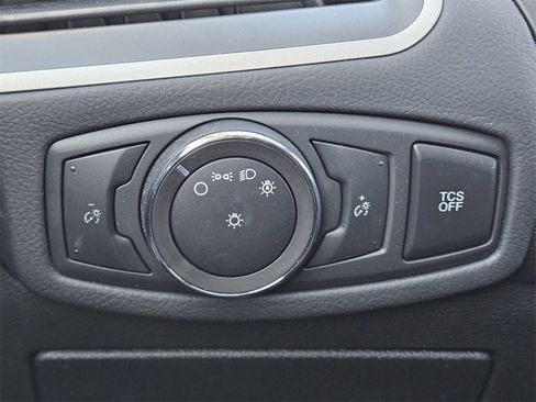 Used 2022 Ford Edge SE image 22