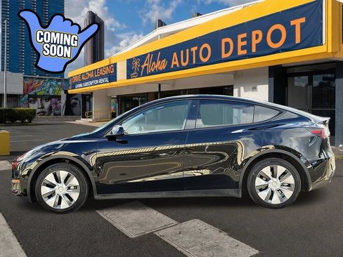Used 2023 Tesla Model Y AWD image 2