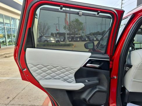 Used 2024 Mitsubishi Outlander SEL FWD image 19