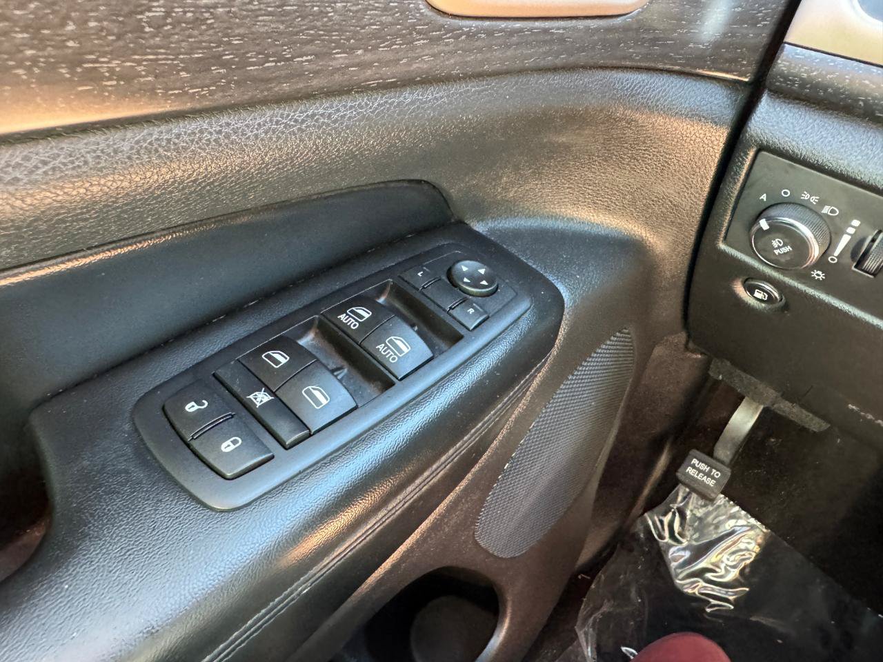 Used 2016 Jeep Grand Cherokee Laredo RWD image 22