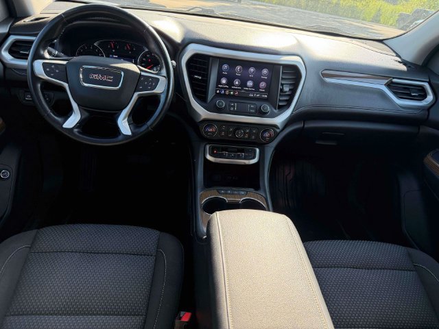 Used 2020 GMC Acadia SLE w/ Driver Convenience Package FWD image 17
