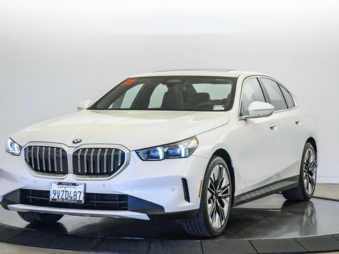 Used 2026 BMW 530i RWD image 1