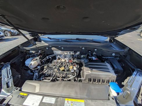 Used 2025 Volkswagen Atlas SE image 33