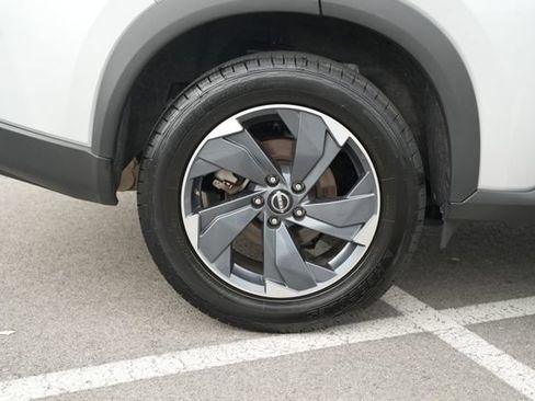 Used 2025 Nissan Rogue SV FWD image 45