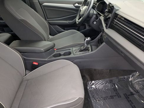 Used 2025 Volkswagen Jetta Sport FWD image 30
