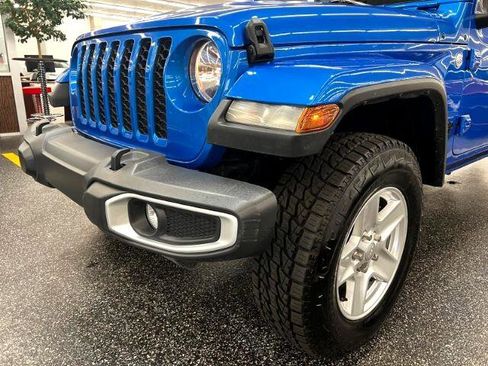 Used 2021 Jeep Gladiator Sport image 25