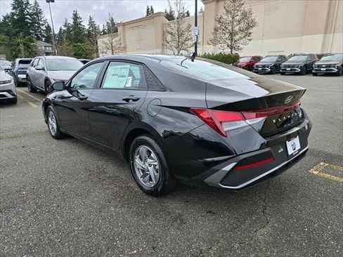 New 2026 Hyundai Elantra SE FWD image 5