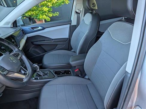 Certified 2023 Volkswagen Taos SE w/ Panoramic Sunroof Package FWD image 26