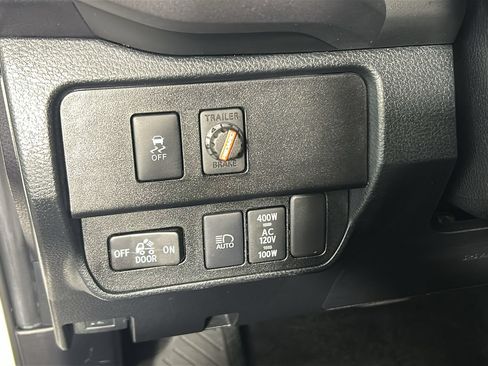 Used 2021 Toyota Tacoma TRD Off-Road AWD/4WD image 23