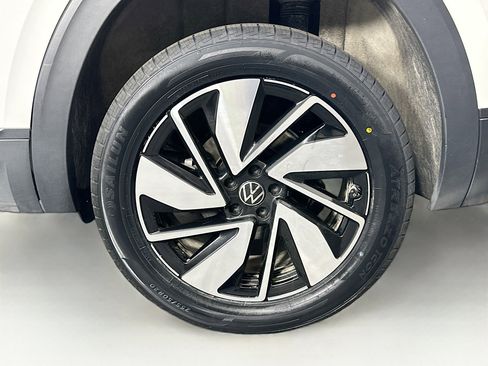 Used 2025 Volkswagen Atlas SE FWD image 11