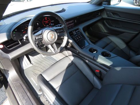 Used 2024 Porsche Taycan image 11