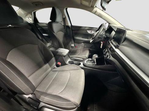 Used 2024 Kia Forte LXS w/ LXS Technology Package image 26
