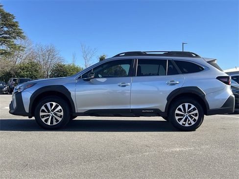 Used 2024 Subaru Outback Premium image 29