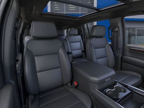New 2026 Chevrolet Suburban Z71 w/ Comfort Package AWD/4WD image 16