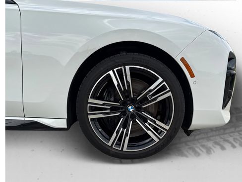 Used 2023 BMW 760i xDrive AWD/4WD image 28
