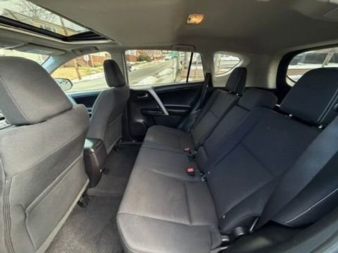 Used 2017 Toyota RAV4 XLE image 24