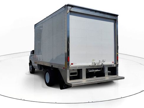 Used 2024 Ford E-350 and Econoline 350 Super Duty w/ Power Windows & Locks Group image 4