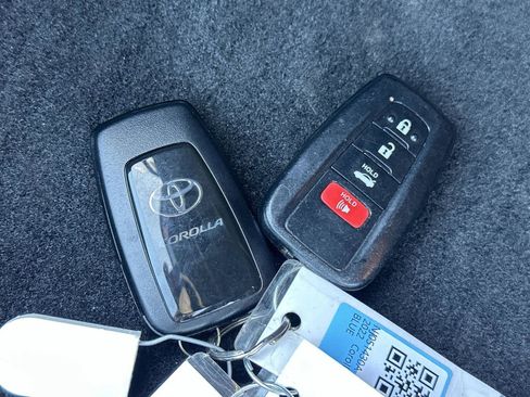 Used 2022 Toyota Corolla LE image 20