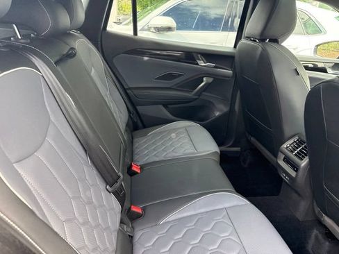 Used 2025 Volkswagen Tiguan SEL R-Line AWD/4WD image 11