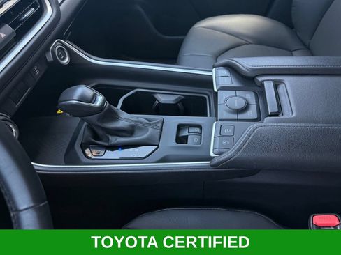 Used 2025 Toyota Grand Highlander AWD image 18