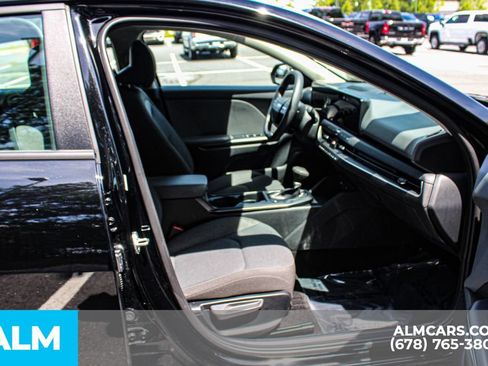 Used 2025 Kia K4 FWD image 21