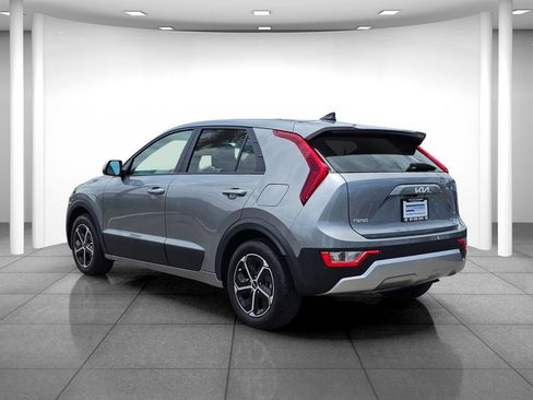 Used 2025 Kia Niro LX FWD image 4