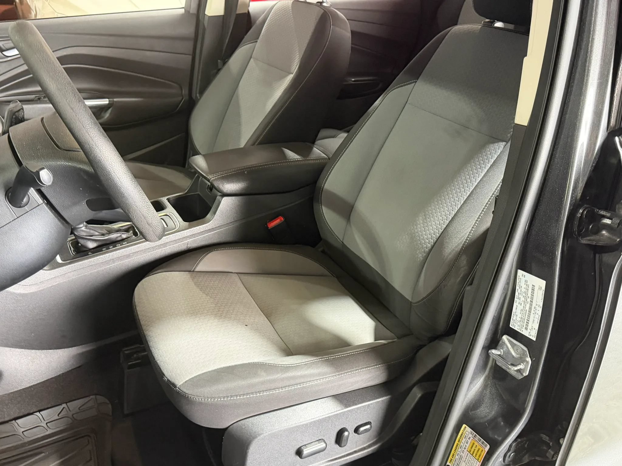Used 2018 Ford Escape SE w/ SE Sync 3 Package AWD/4WD image 11