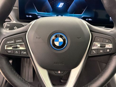 Used 2023 BMW i4 eDrive40 w/ Premium Package RWD image 11