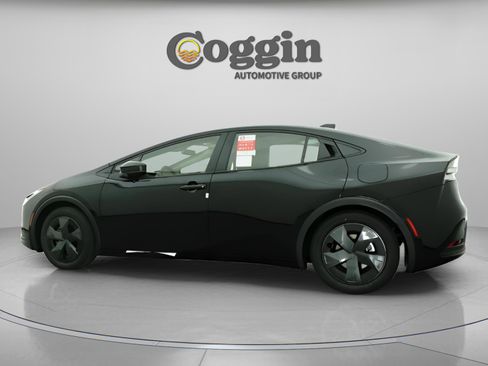 New 2026 Toyota Prius Plug-In Hybrid image 7