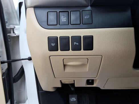 Used 2016 Toyota Highlander Limited AWD/4WD image 21