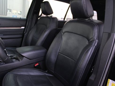 Used 2018 Ford Explorer Limited w/ Equipment Group 301A image 28