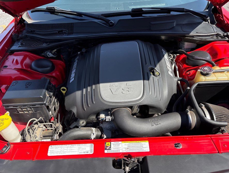 Used 2010 Dodge Challenger R/T RWD image 6