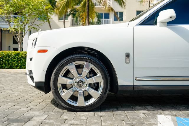 Used 2022 Rolls-Royce Cullinan AWD/4WD image 13