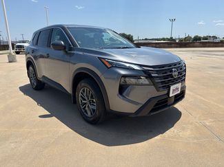 Used 2026 Nissan Rogue S FWD video 3