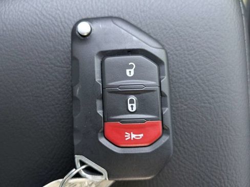New 2025 Jeep Gladiator Sport AWD/4WD image 31