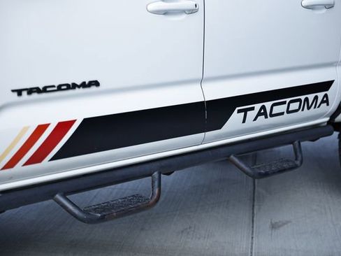 Used 2019 Toyota Tacoma TRD Sport image 15