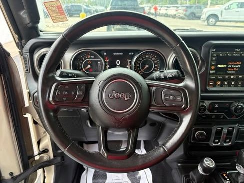 Used 2022 Jeep Wrangler Sport AWD/4WD image 10