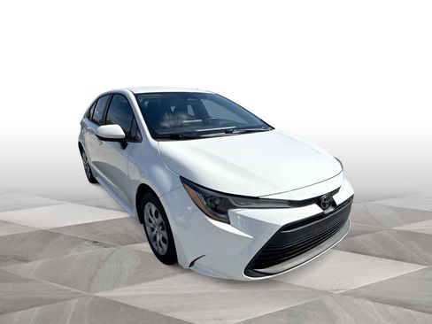 Used 2024 Toyota Corolla LE FWD image 2