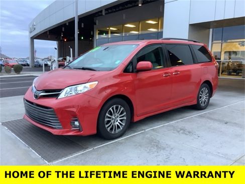 Used 2020 Toyota Sienna XLE image 4
