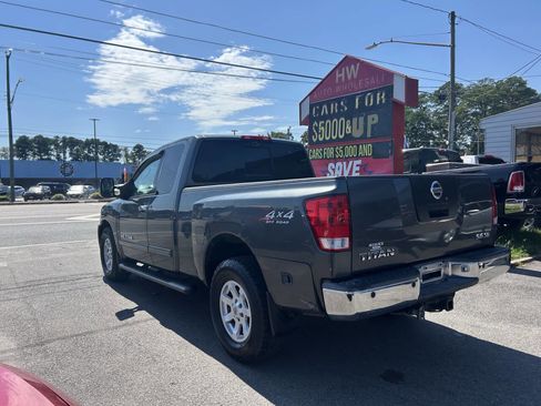 Used 2005 Nissan Titan SE w/ (R02) SE Off-Road Pkg image 7