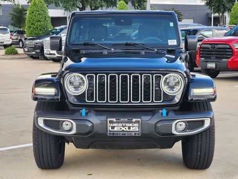 Used 2024 Jeep Wrangler Unlimited Sahara AWD/4WD image 2
