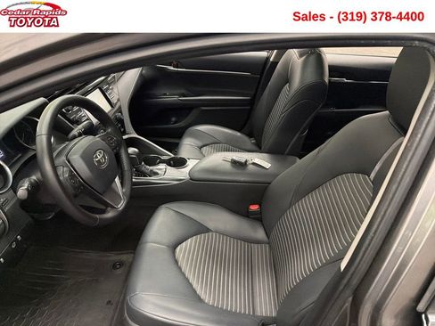 Used 2019 Toyota Camry SE image 10