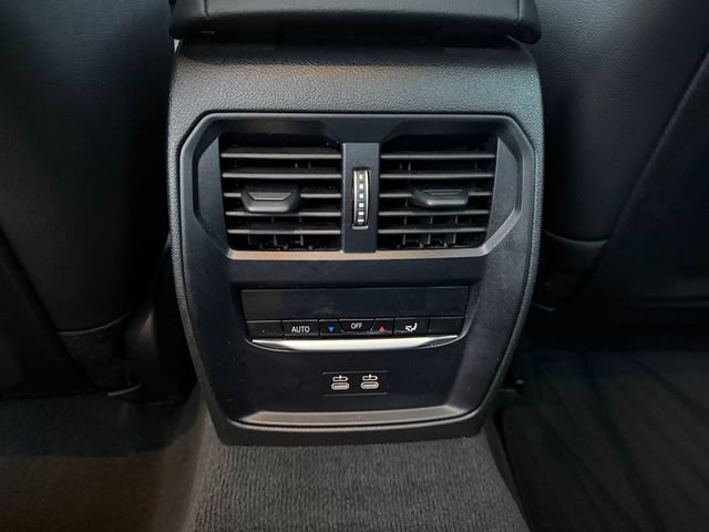 Used 2025 BMW 330i xDrive Sedan AWD/4WD image 19