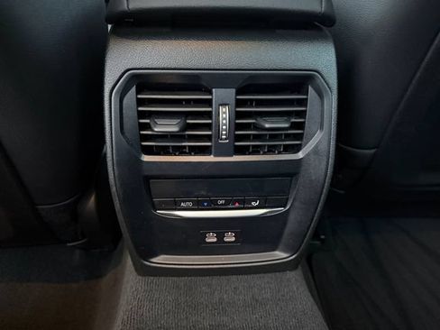 Used 2025 BMW 330i xDrive Sedan AWD/4WD image 19