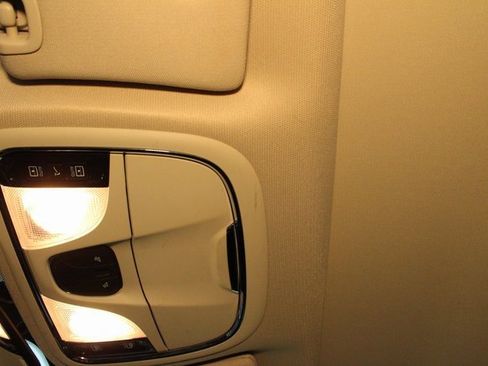 Used 2017 Jeep Cherokee Latitude w/ Comfort & Convenience Group image 29