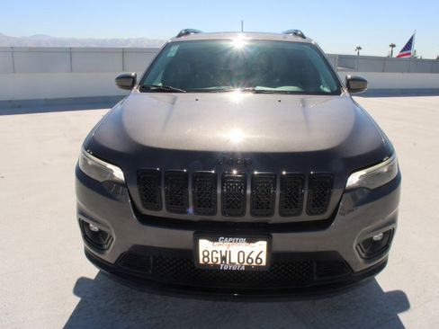 Used 2019 Jeep Cherokee Latitude Plus AWD/4WD image 8