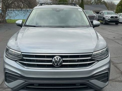 Used 2024 Volkswagen Tiguan SE FWD image 16