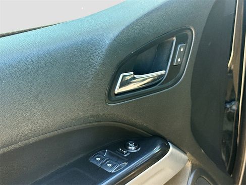 Used 2021 Chevrolet Colorado LT image 17