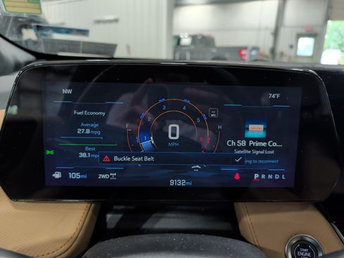 Used 2025 Chevrolet Equinox ACTIV w/ Safety and Technology Package AWD/4WD image 8